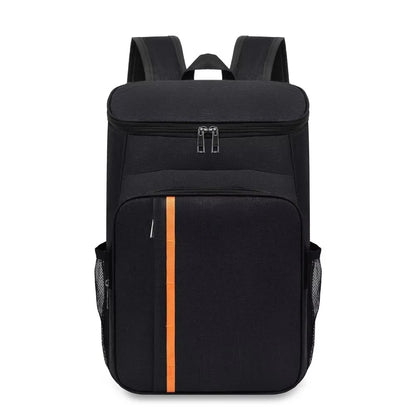 Detalle del doble cierre y el bolsillo frontal de la mochila hielera