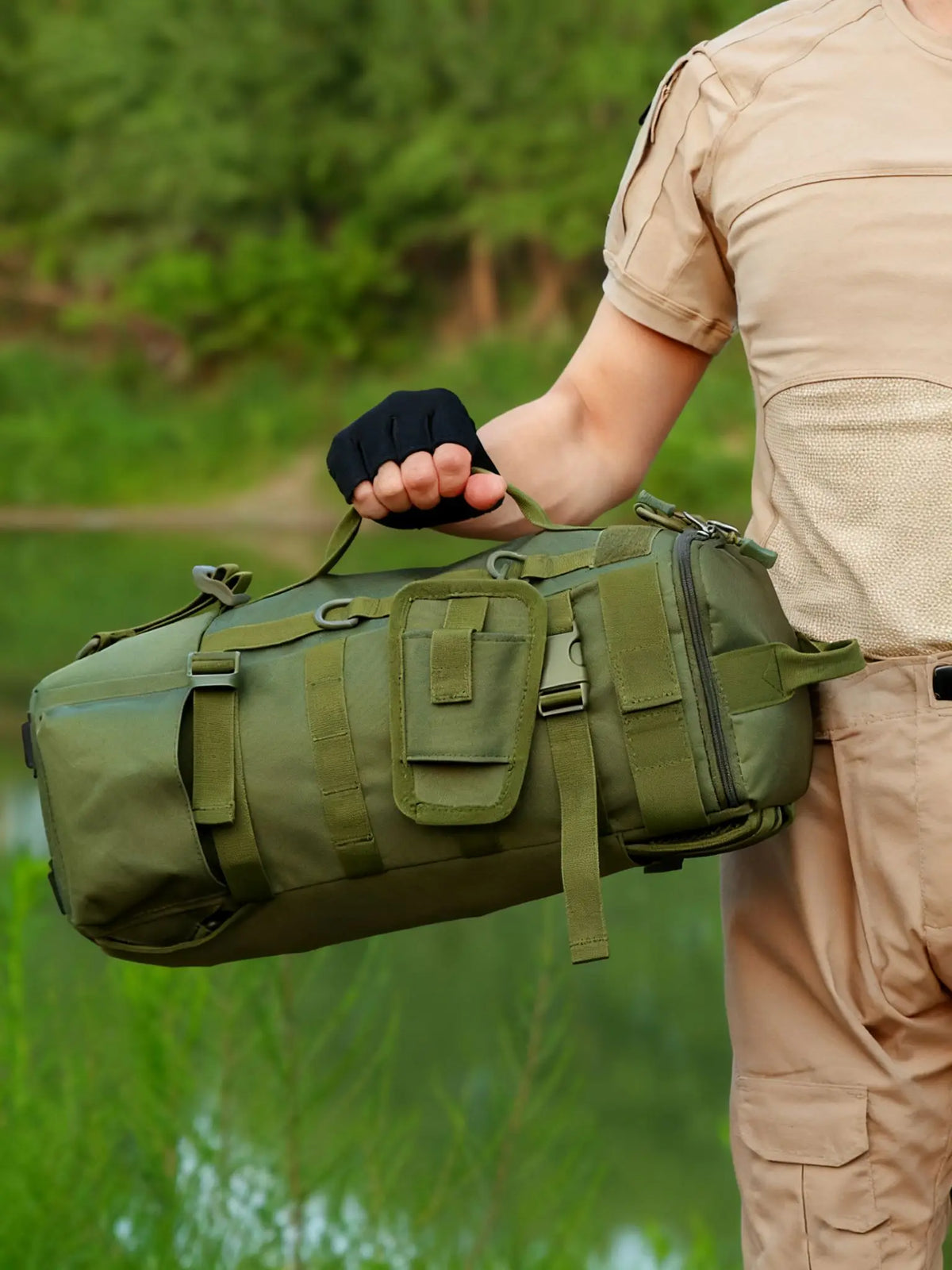 Mochila de pesca con portacañas en color caqui
