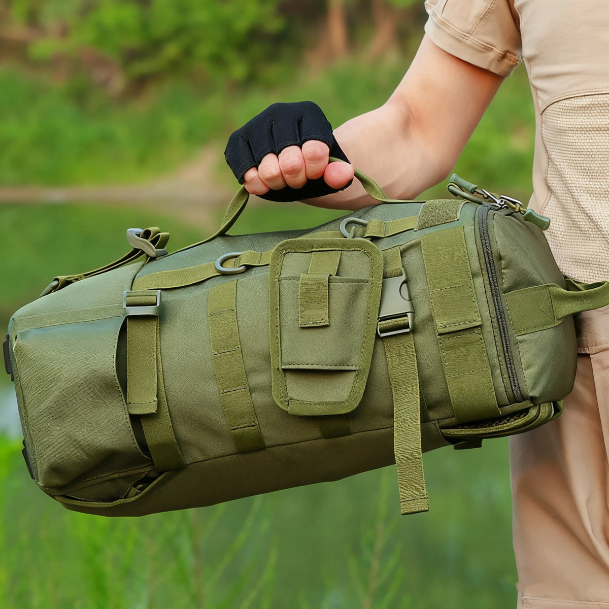 Mochila de pesca con portacañas en color verde